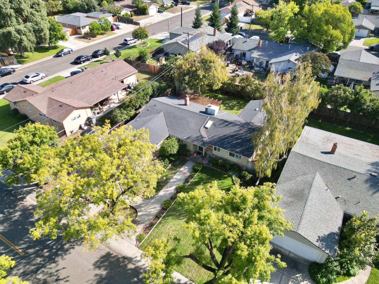 1976 Santa Rosa Way Stockton, CA 95209 - Photo 3 of 43 Gallery Image 3