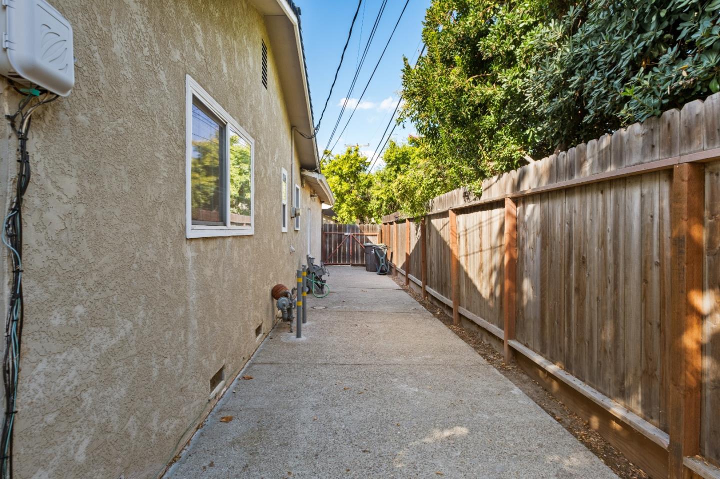 1976 Santa Rosa Way Stockton, CA 95209 - Photo 36 of 43 Gallery Image 36
