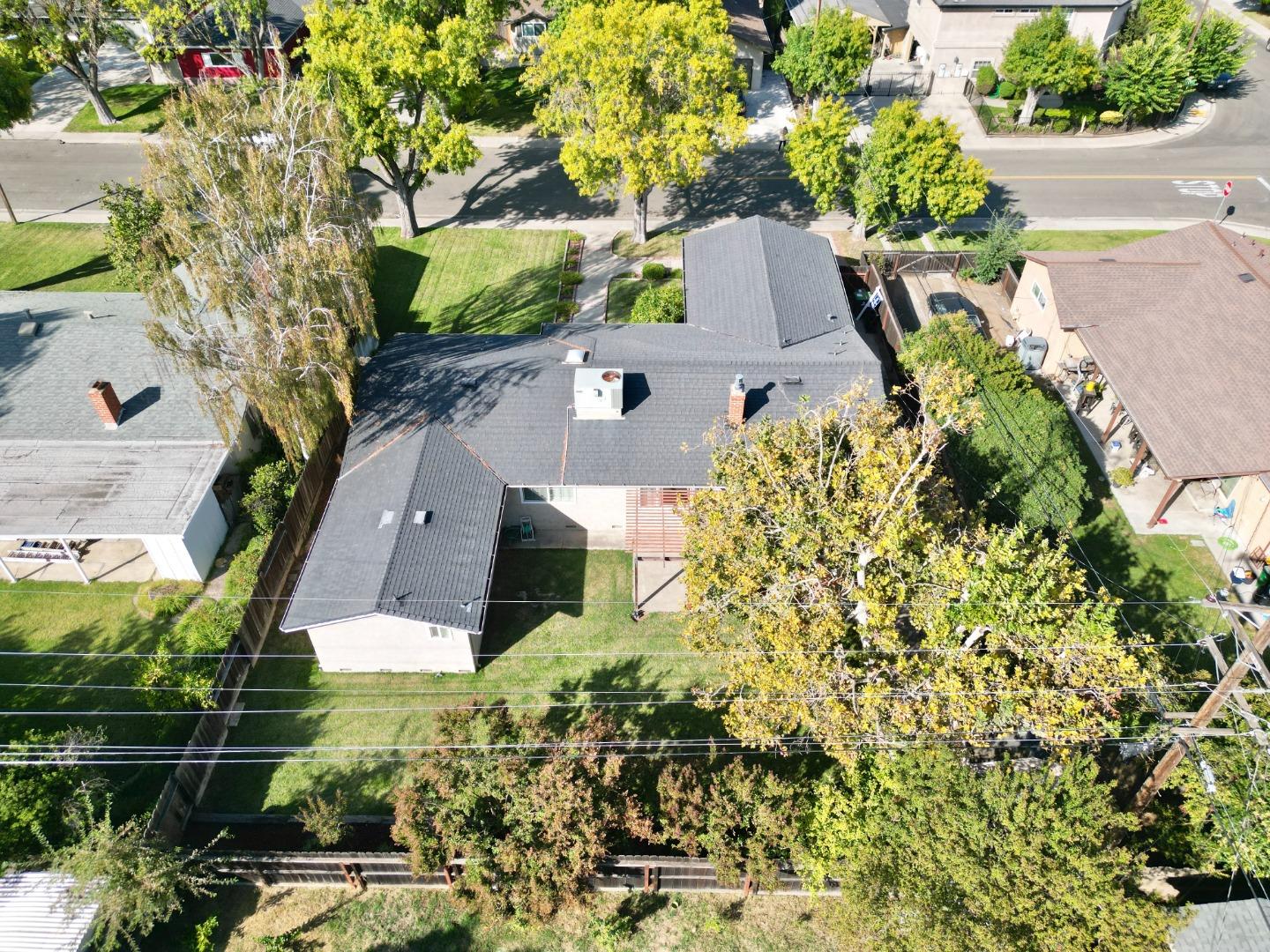 1976 Santa Rosa Way Stockton, CA 95209 - Photo 4 of 43 Gallery Image 4
