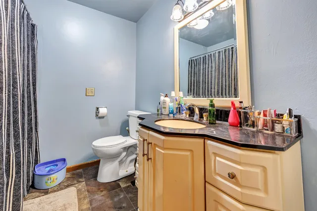 $265,000 | 909 Lawton Terrace, Manitowoc, WI 54220