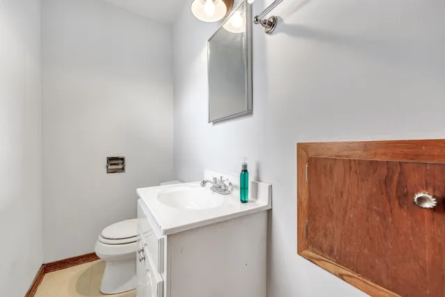 $265,000 | 909 Lawton Terrace, Manitowoc, WI 54220