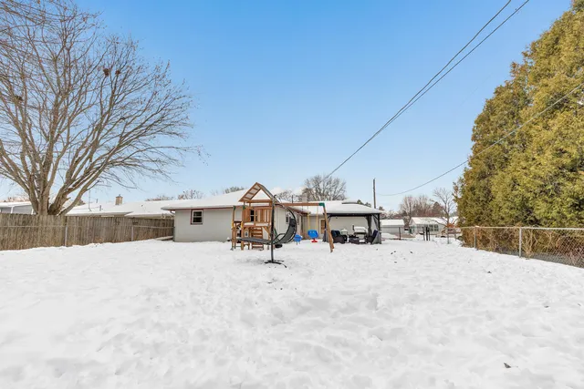 $265,000 | 909 Lawton Terrace, Manitowoc, WI 54220