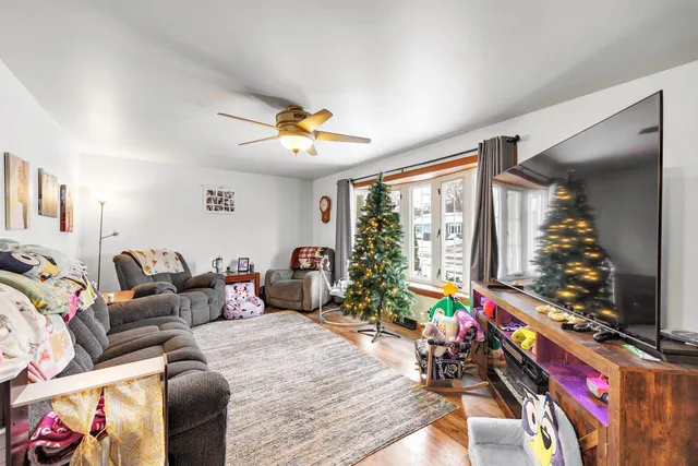 $265,000 | 909 Lawton Terrace, Manitowoc, WI 54220