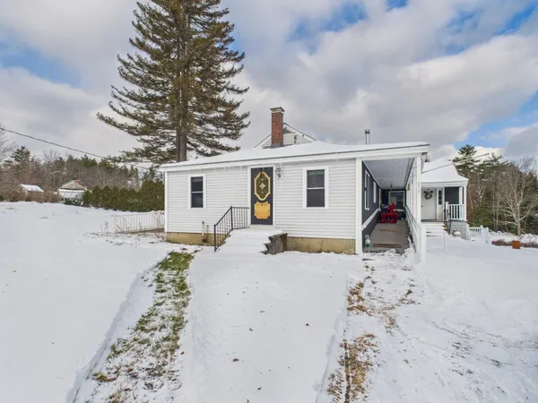 $366,000 | 657 Highway 12, Fitzwilliam, NH 03447