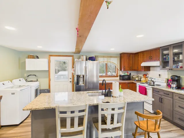 $380,000 | 657 Highway 12, Fitzwilliam, NH 03447