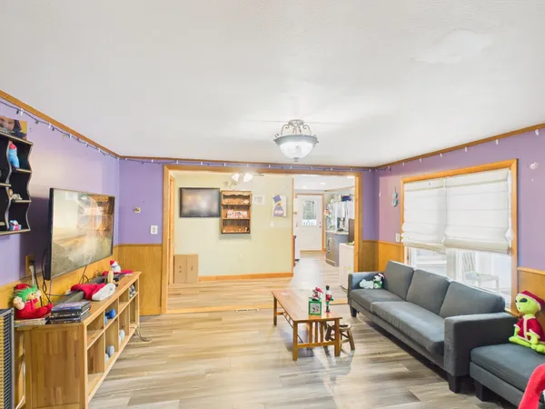 $366,000 | 657 Highway 12, Fitzwilliam, NH 03447