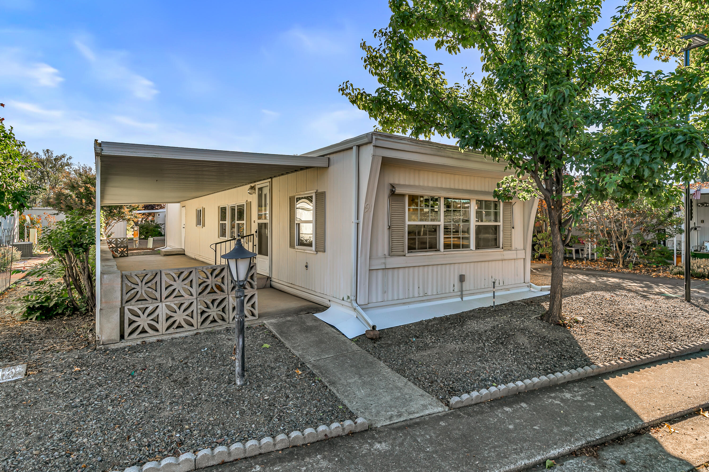 2252 Table Rock Road, Unit SPC 91 Medford, OR 97501 - Photo 1 of 16 #91 front
