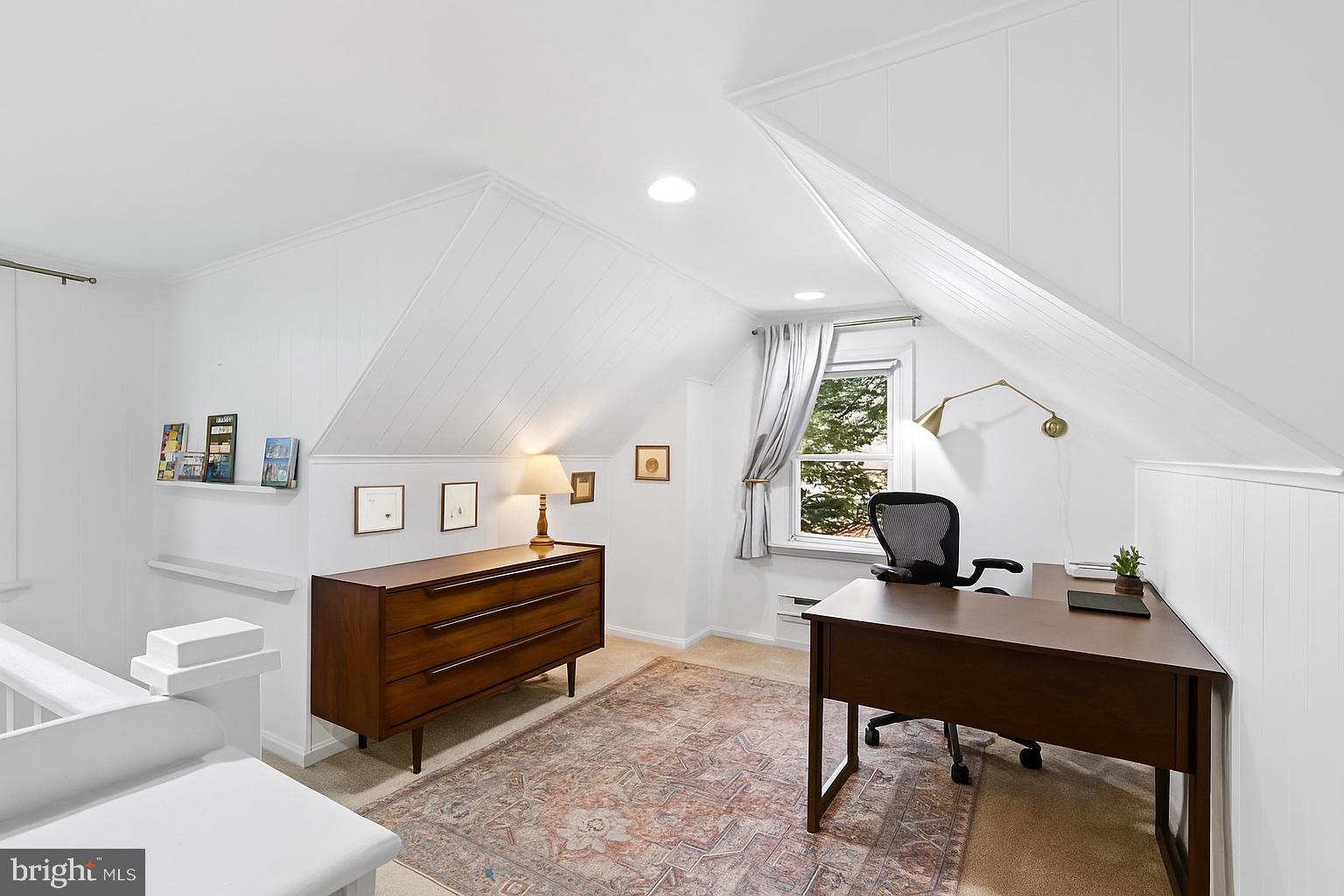 6500 Sharon Road Baltimore, MD 21239 - Photo 24 of 33 a living room with furniture a rug and a window