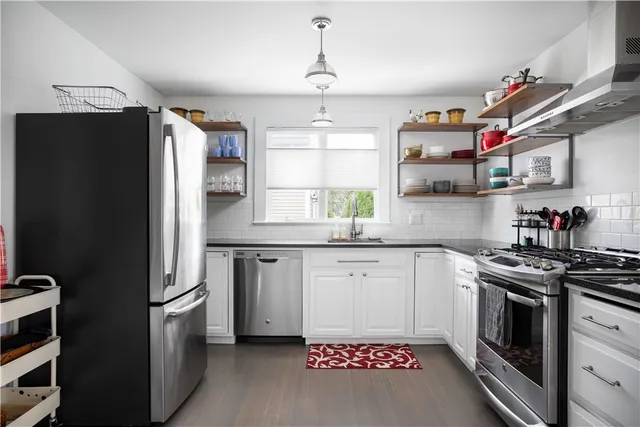 $4,000 | 96 3rd Street, Newport, RI 02840