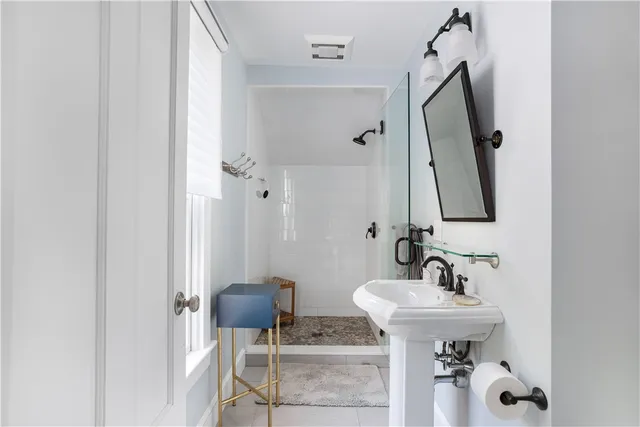 $4,000 | 96 3rd Street, Newport, RI 02840