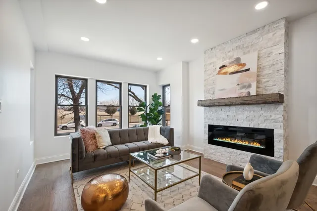 $4,050 | 5426 North Western Avenue, Unit 1, Chicago, IL 60625