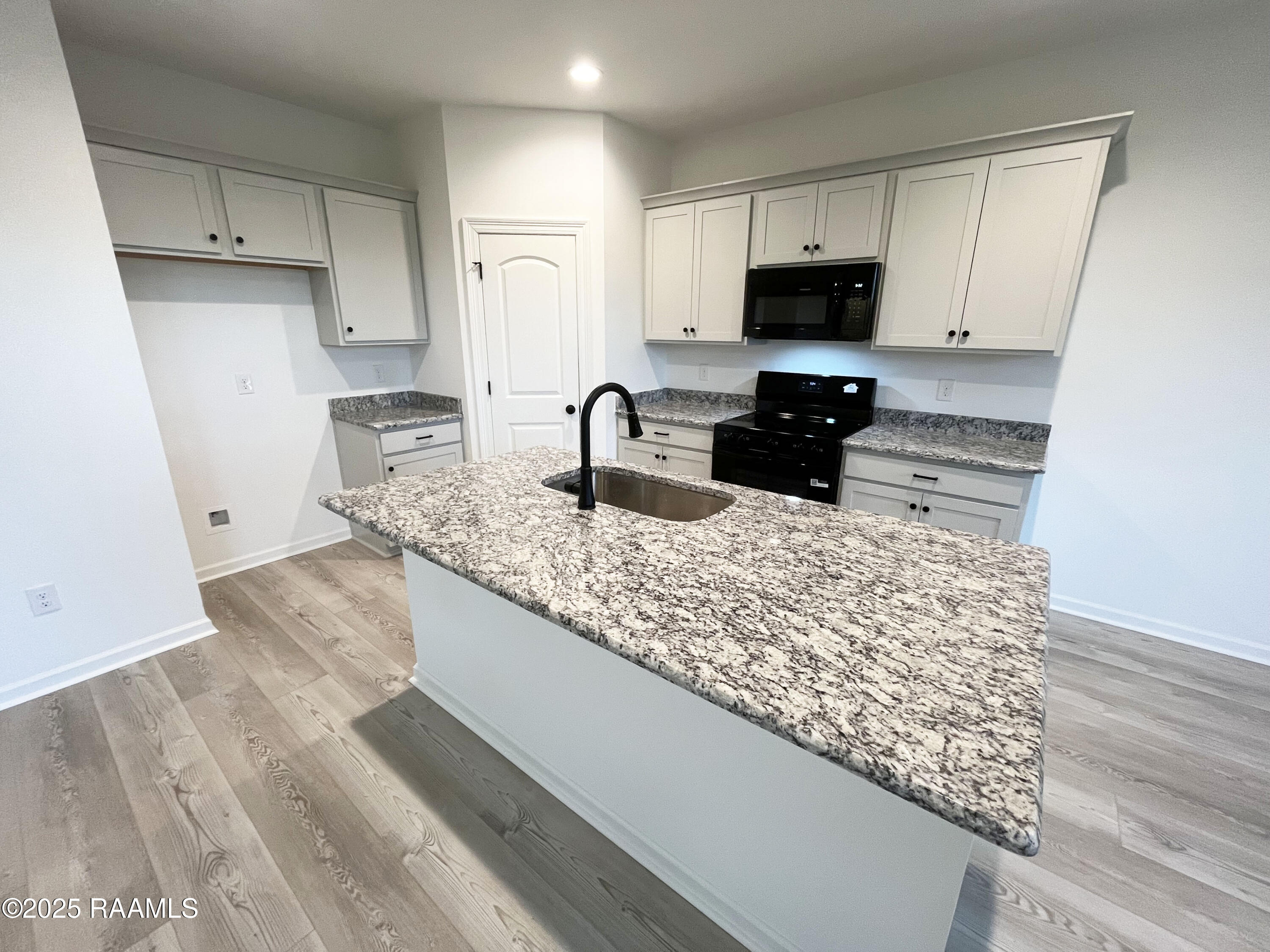 113 Ember Rdg Lane Duson, LA 70529 - Photo 3 of 8 KITCHEN