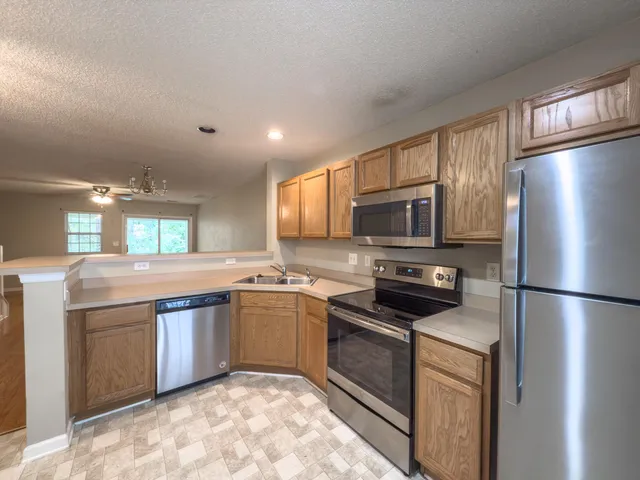 $1,595 | 703 Pine Bluff Drive, Summerville, SC 29483