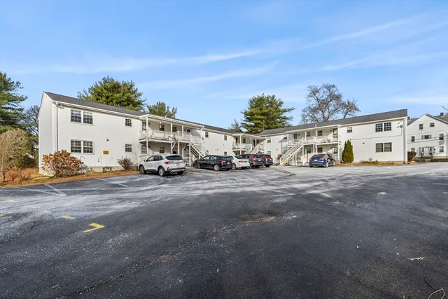 $179,900 | 3 Wysocki Drive, Unit 6, Dudley, MA 01571