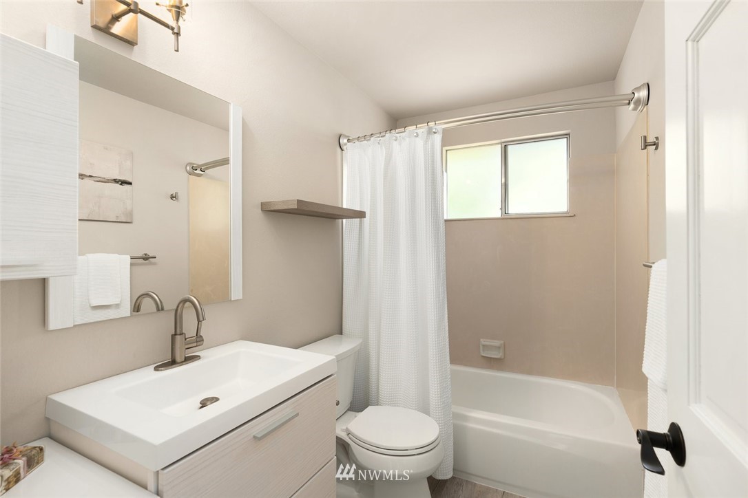 2206 Southeast 21st Street Renton, WA 98055 - Photo 19 of 29