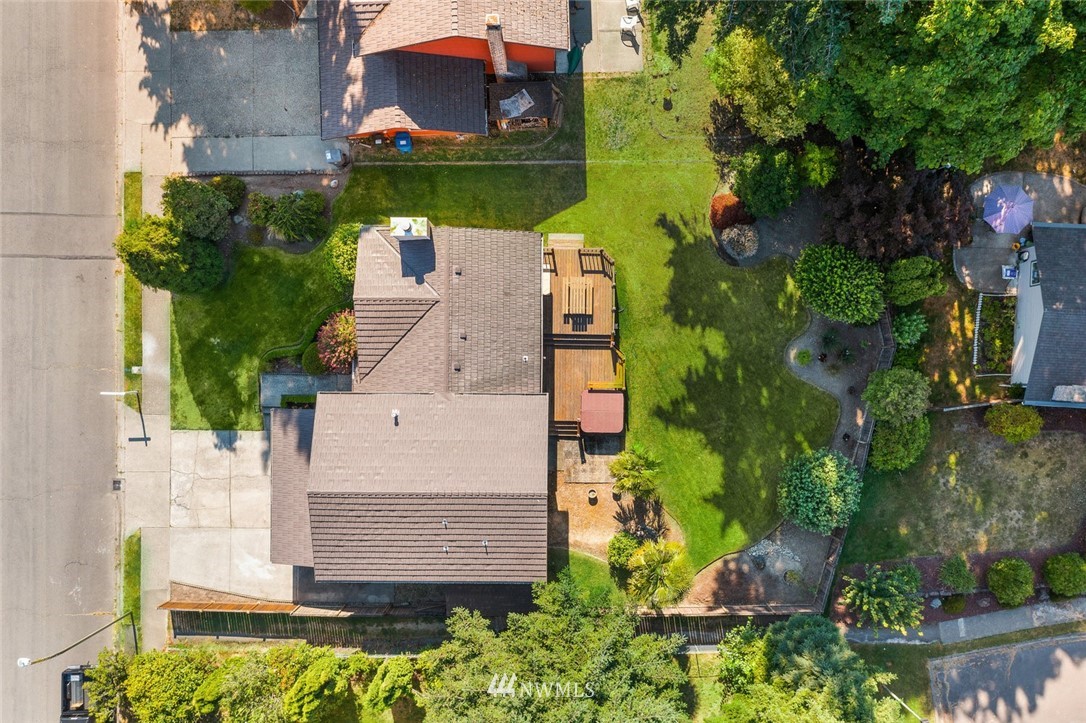 2206 Southeast 21st Street Renton, WA 98055 - Photo 3 of 29