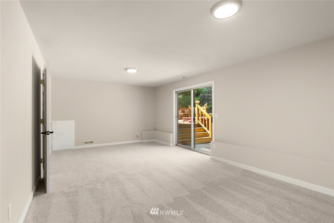 2206 Southeast 21st Street Renton, WA 98055 - Photo 25 of 29