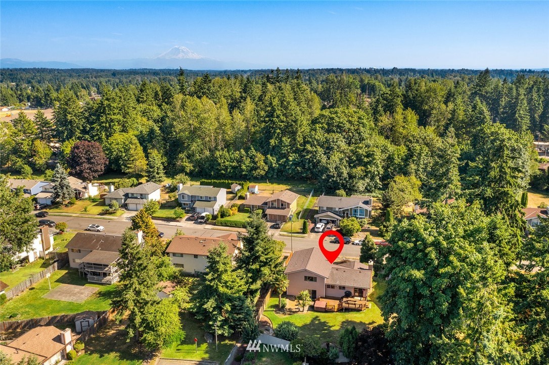 2206 Southeast 21st Street Renton, WA 98055 - Photo 4 of 29