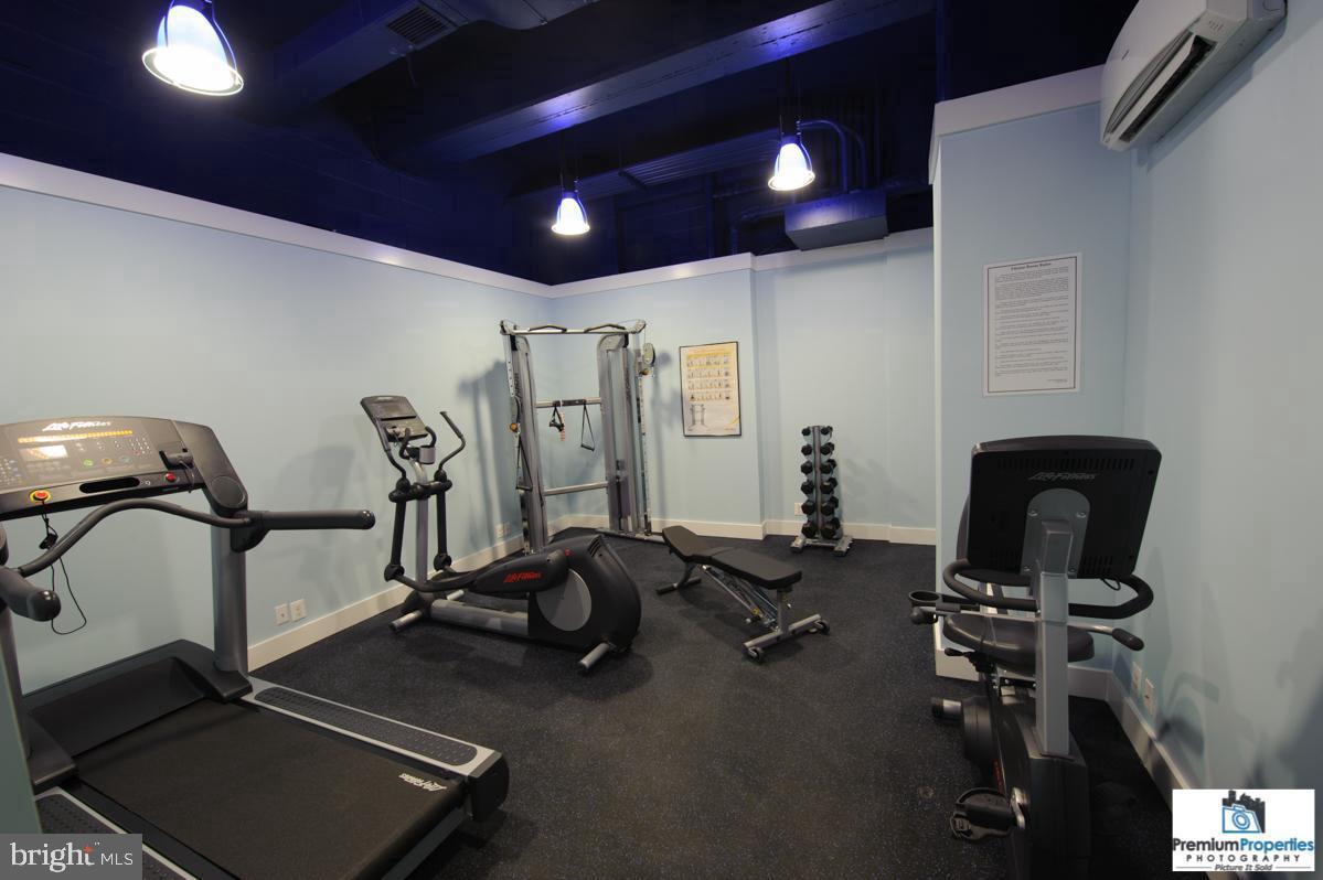 1435 4th Street Southwest, Unit B702 Washington, DC 20024 - Photo 18 of 35 a room with gym equipment
