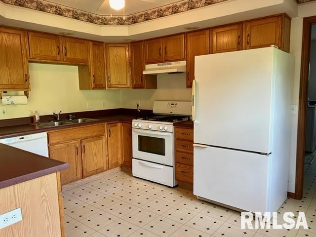 15380 Waller Road Fulton, IL 61252 - Photo 3 of 38