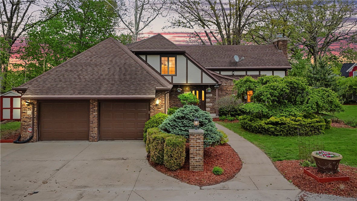 21247 Walnut Hill Road Danville, IL 61834 - Photo 1 of 46
