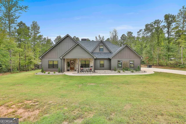$669,900 | 141 Georgian Pnes Drive, Senoia, GA 30276