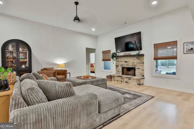 $669,900 | 141 Georgian Pnes Drive, Senoia, GA 30276