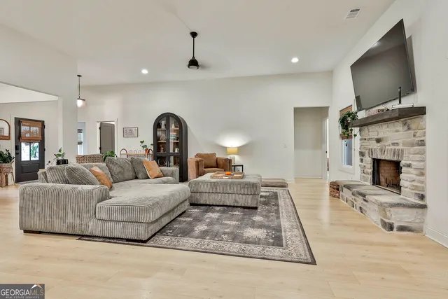 $669,900 | 141 Georgian Pnes Drive, Senoia, GA 30276