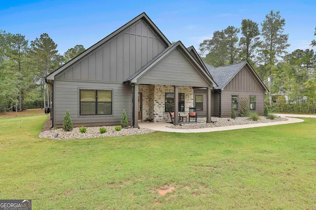 $669,900 | 141 Georgian Pnes Drive, Senoia, GA 30276