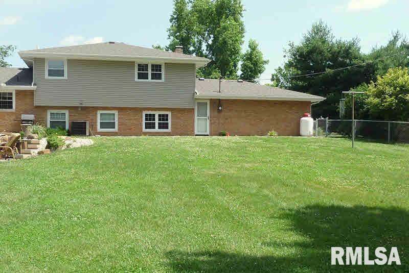 11564 Country Club Road West Frankfort, IL 62896 - Photo 26 of 33 Gallery Image 26