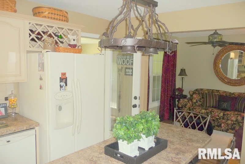 11564 Country Club Road West Frankfort, IL 62896 - Photo 8 of 33 Gallery Image 8