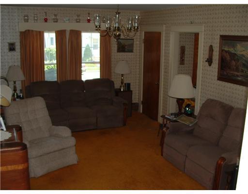 35 Berkeley Street Westbrook, ME 04092 - Photo 10 of 19 Living Room.