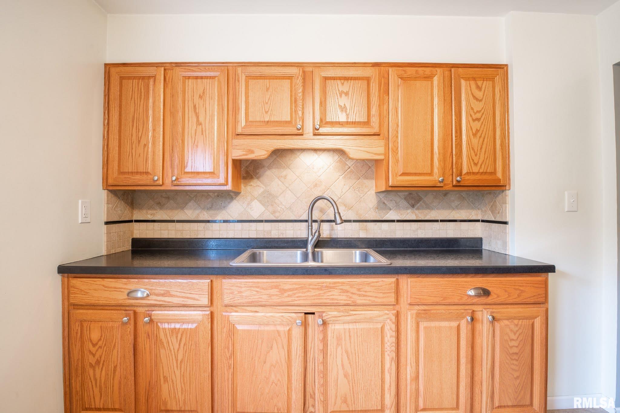 304 West Barrington Road Peoria, IL 61614 - Photo 14 of 50 Gallery Image 14