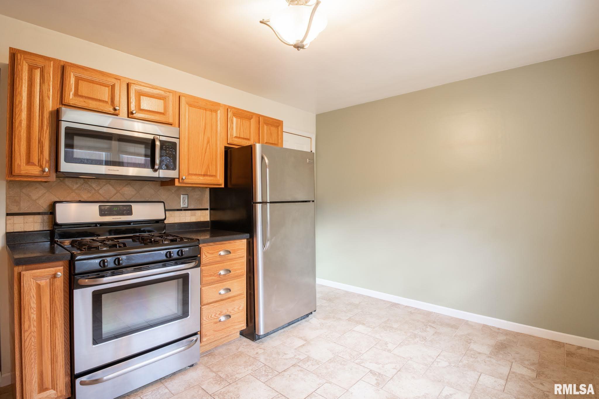 304 West Barrington Road Peoria, IL 61614 - Photo 20 of 50 Gallery Image 20