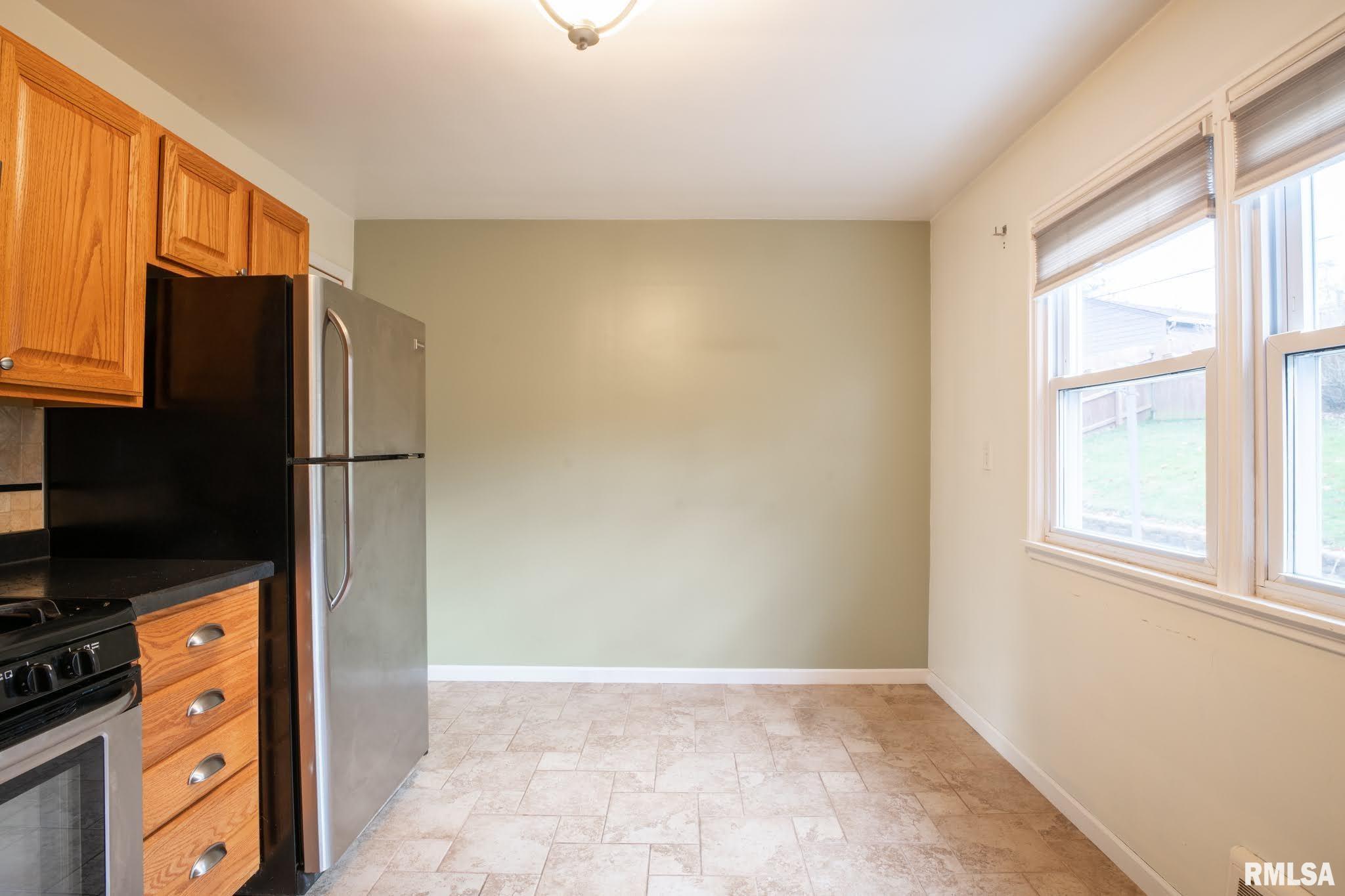 304 West Barrington Road Peoria, IL 61614 - Photo 21 of 50 Gallery Image 21