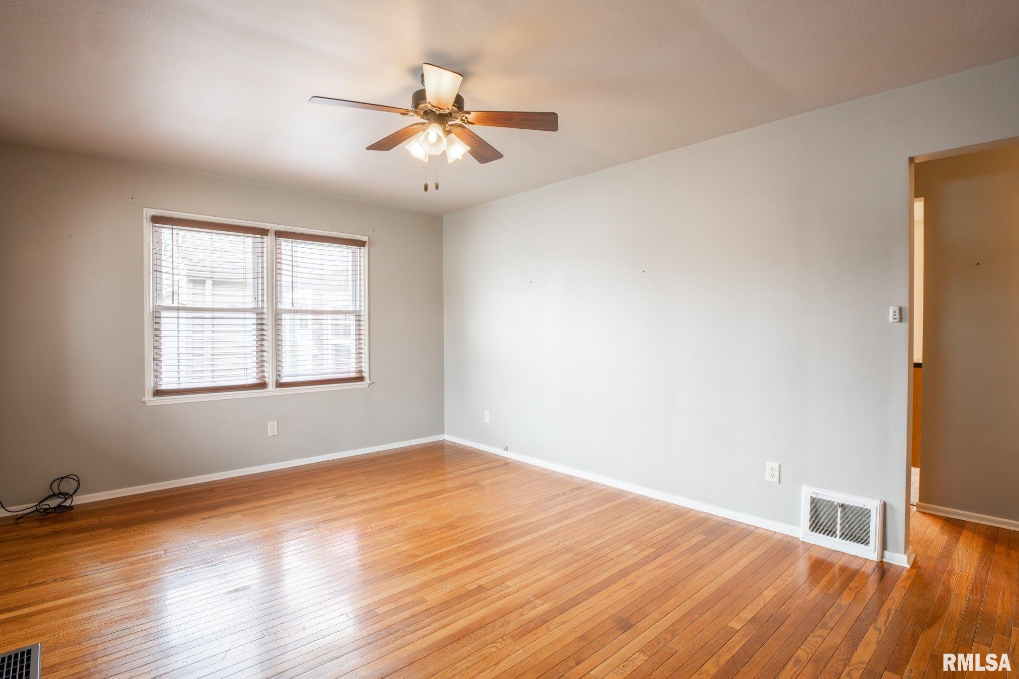 304 West Barrington Road Peoria, IL 61614 - Photo 7 of 50 Gallery Image 7