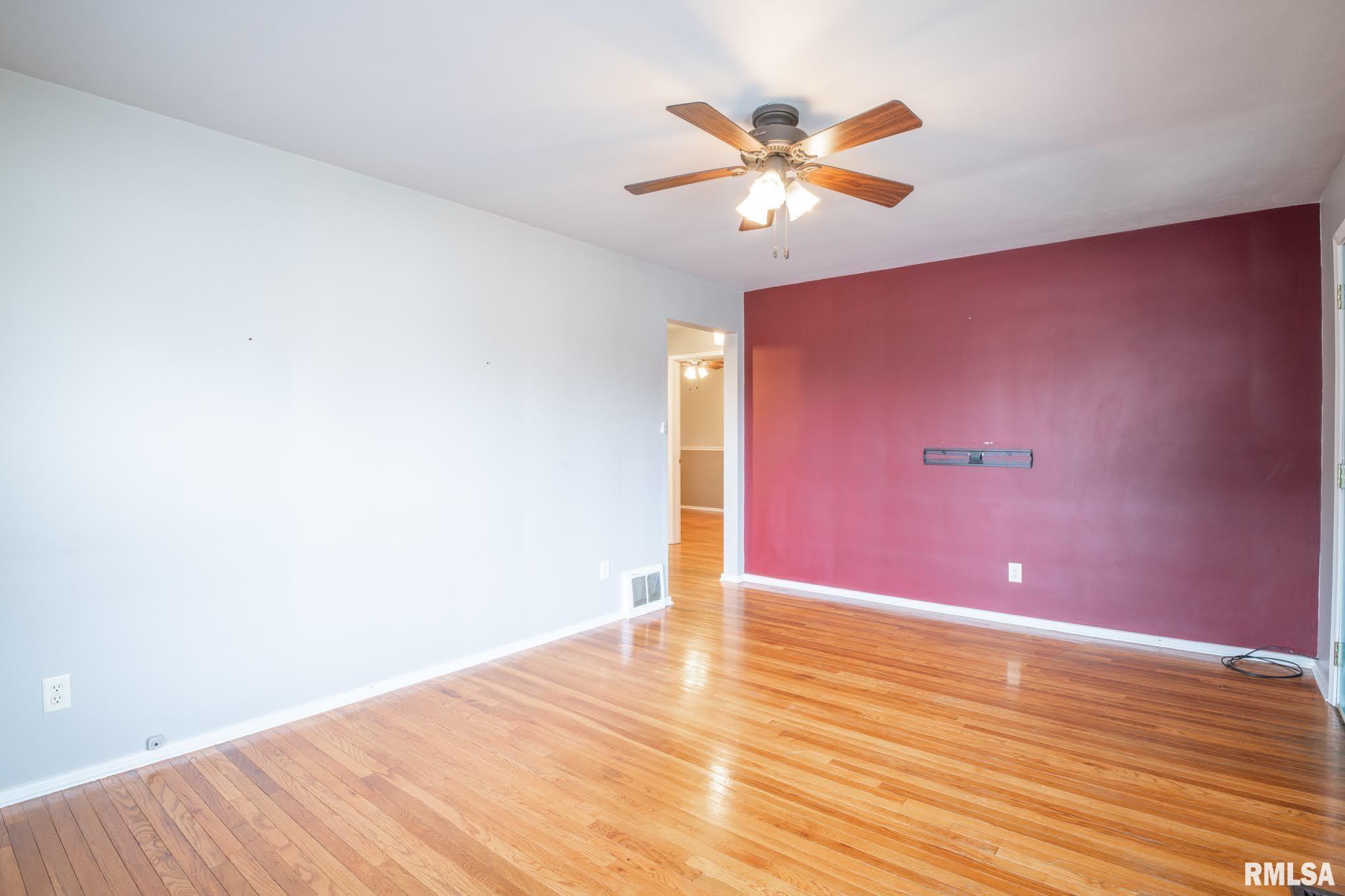 304 West Barrington Road Peoria, IL 61614 - Photo 10 of 50 Gallery Image 10