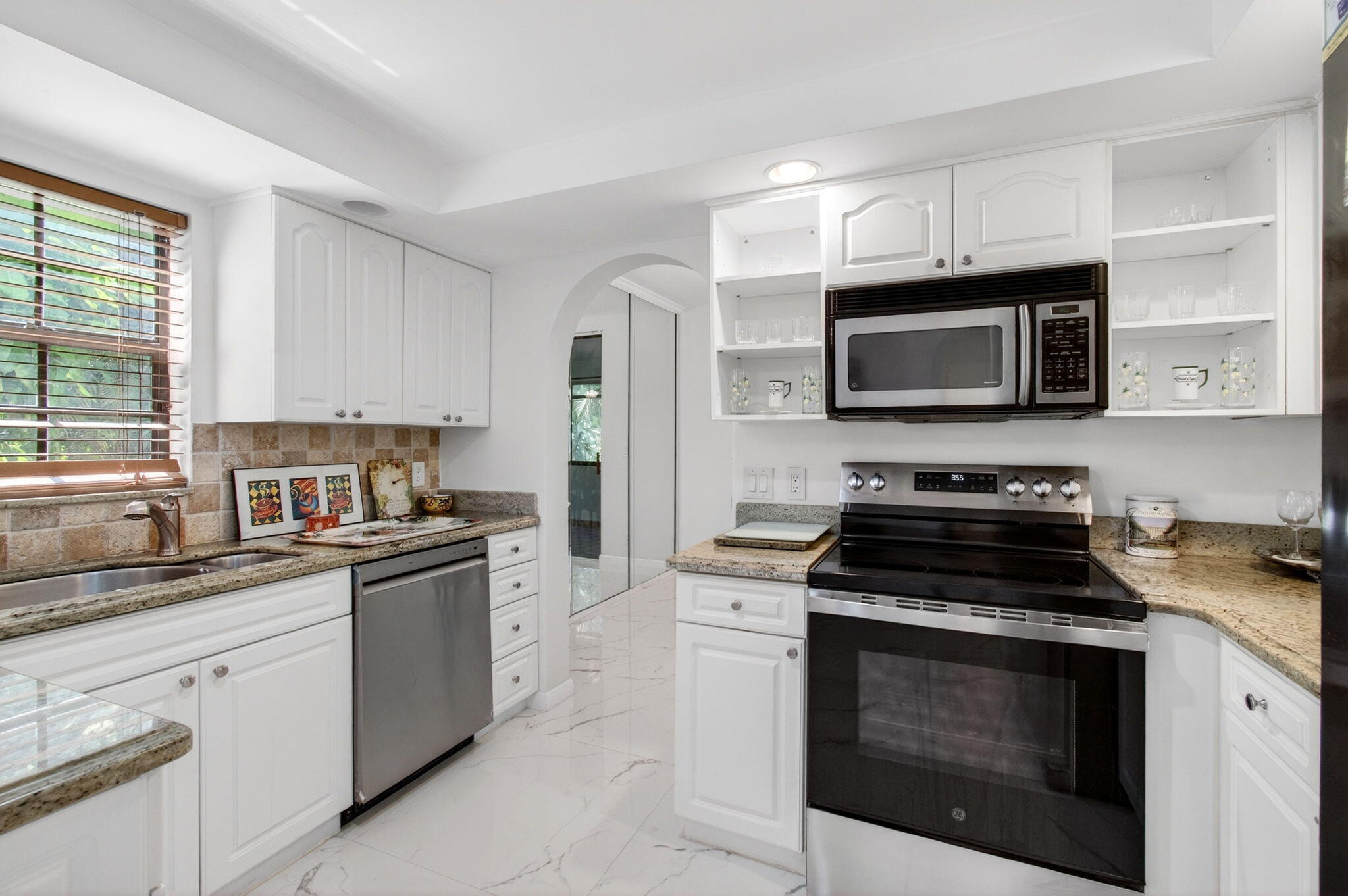 7865 La Mirada Drive Boca Raton, FL 33433 - Photo 20 of 62 Kitchen