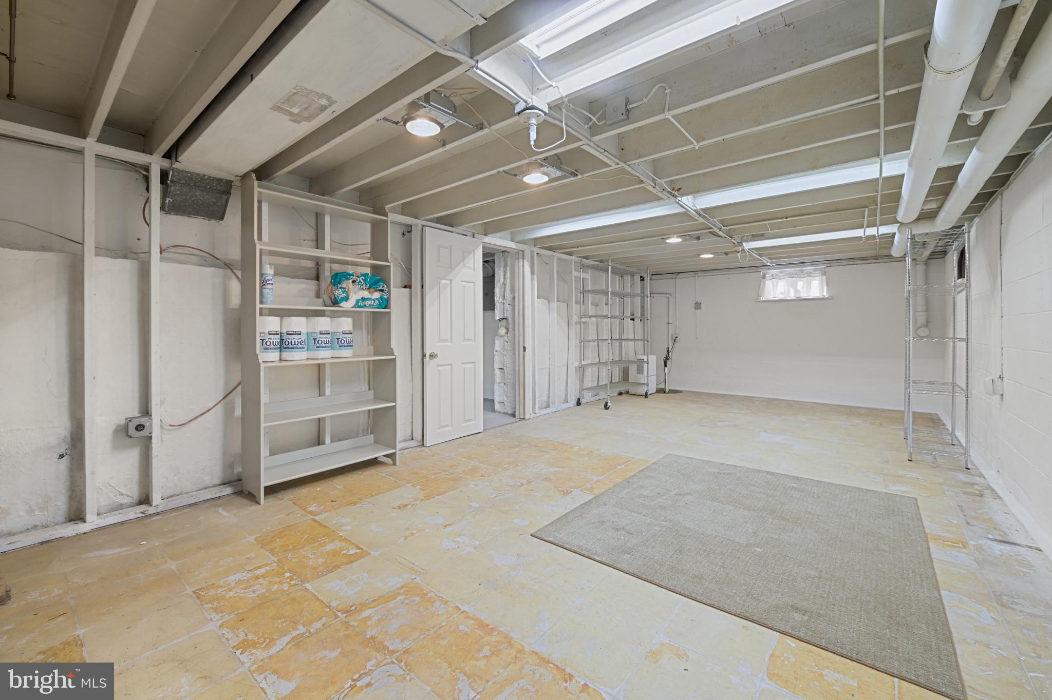 5222 Dewitt Road Halethorpe, MD 21227 - Photo 29 of 40 Tons of Storage Space