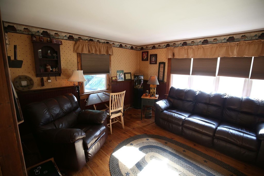 42 Paxton Road Spencer, MA 01562 - Photo 6 of 30 Gallery Image 6