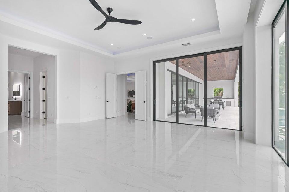 1060 Fairview Lane Riviera Beach, FL 33404 - Photo 11 of 36 20240828162156142762000000-o