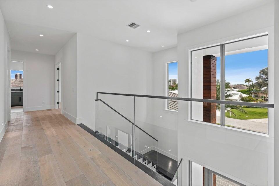 1060 Fairview Lane Riviera Beach, FL 33404 - Photo 14 of 36 20240828162346341073000000-o