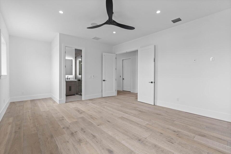 1060 Fairview Lane Riviera Beach, FL 33404 - Photo 17 of 36 20240828162932872691000000-o