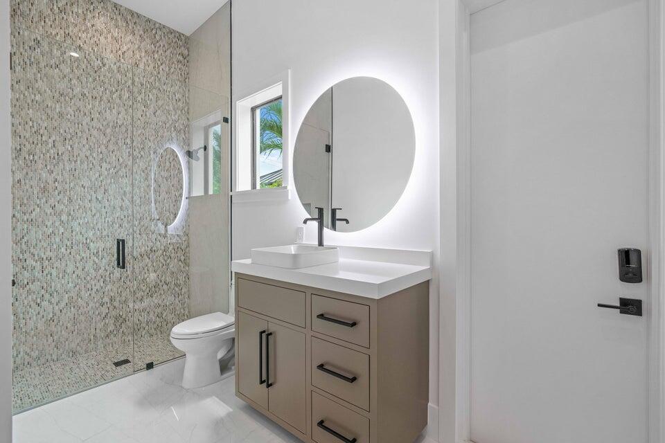 1060 Fairview Lane Riviera Beach, FL 33404 - Photo 31 of 36 20240828162047817139000000-o