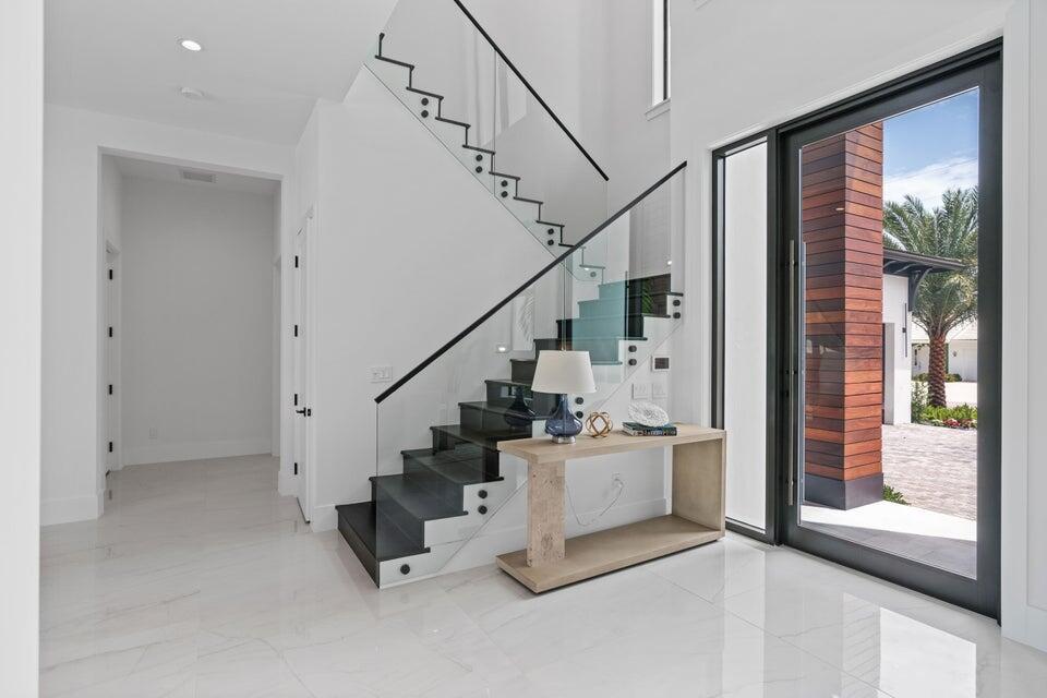 1060 Fairview Lane Riviera Beach, FL 33404 - Photo 5 of 36 20240828161443691499000000-o