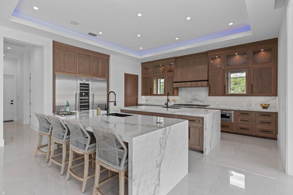 1060 Fairview Lane Riviera Beach, FL 33404 - Photo 7 of 36 20240828161851830995000000-o