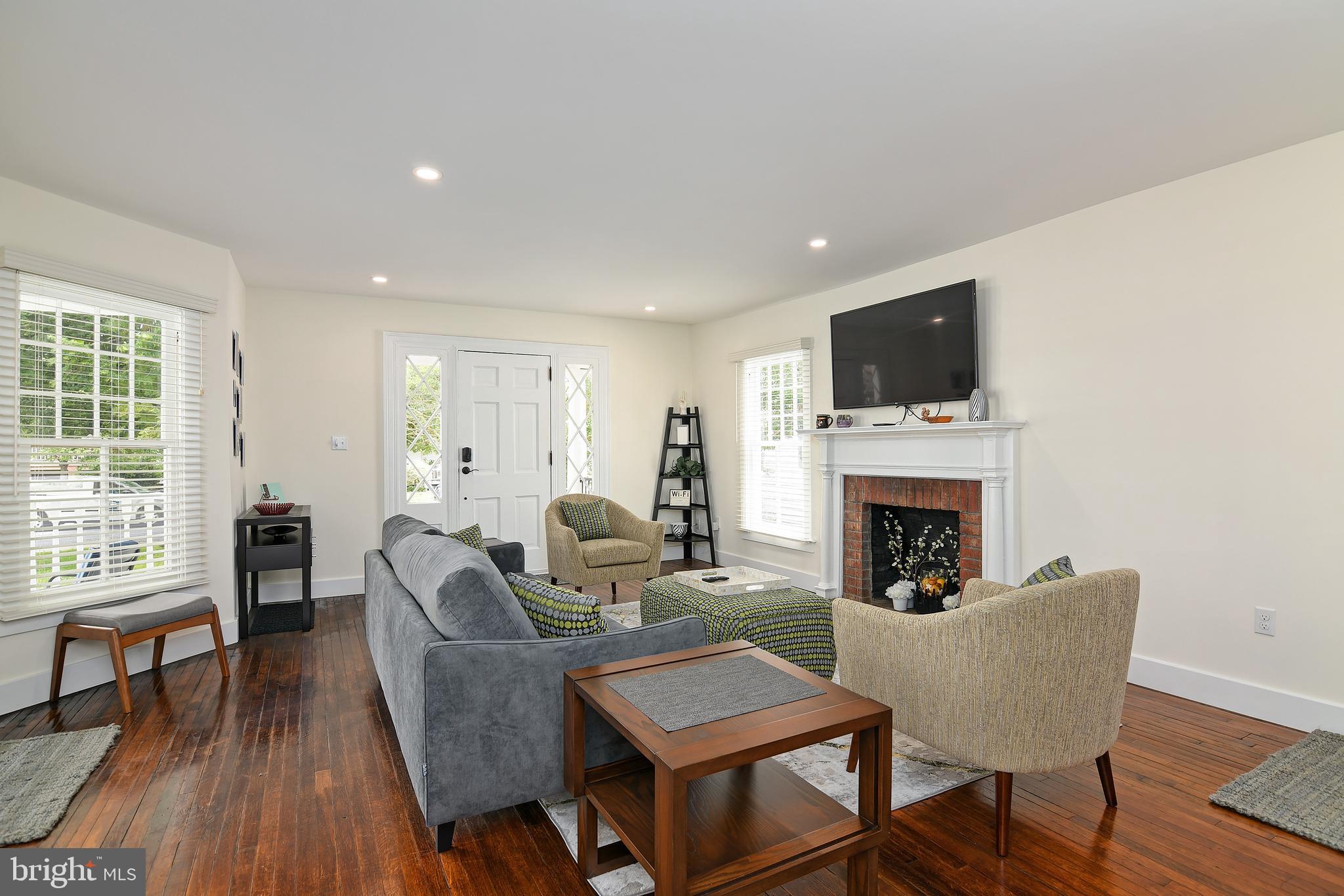 105 Mill Street Cambridge, MD 21613 - Photo 9 of 30 Cozy and Warm w/ the Fireplace