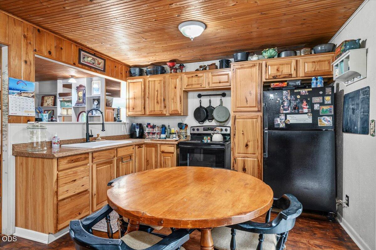 22606 Milk Ranch Road Scotts Mills, OR 97375 - Photo 5 of 34 Gallery Image 5