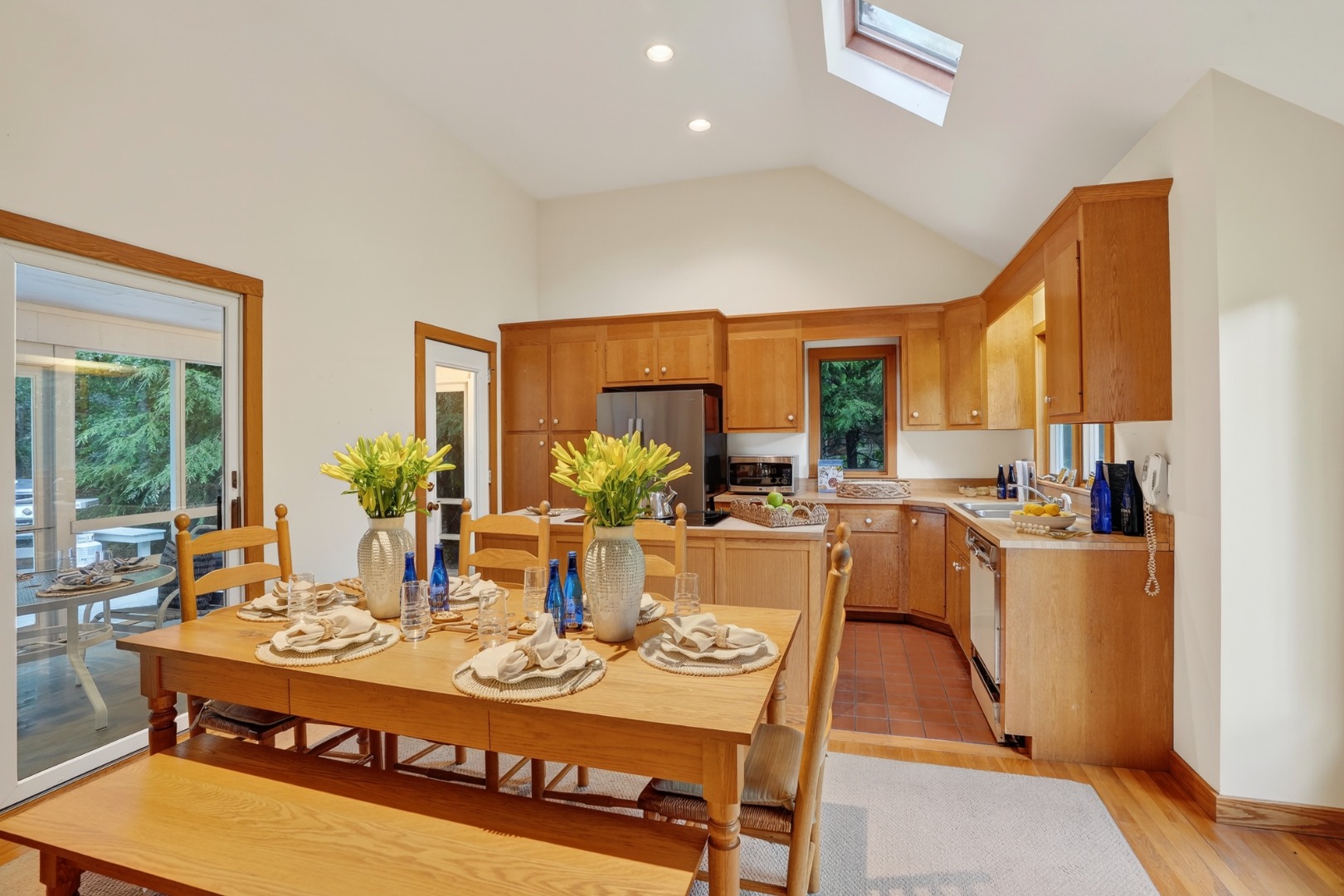 20 Hidden Cove Road Oak Bluffs, MA 02557 - Photo 9 of 45 Gallery Image 9