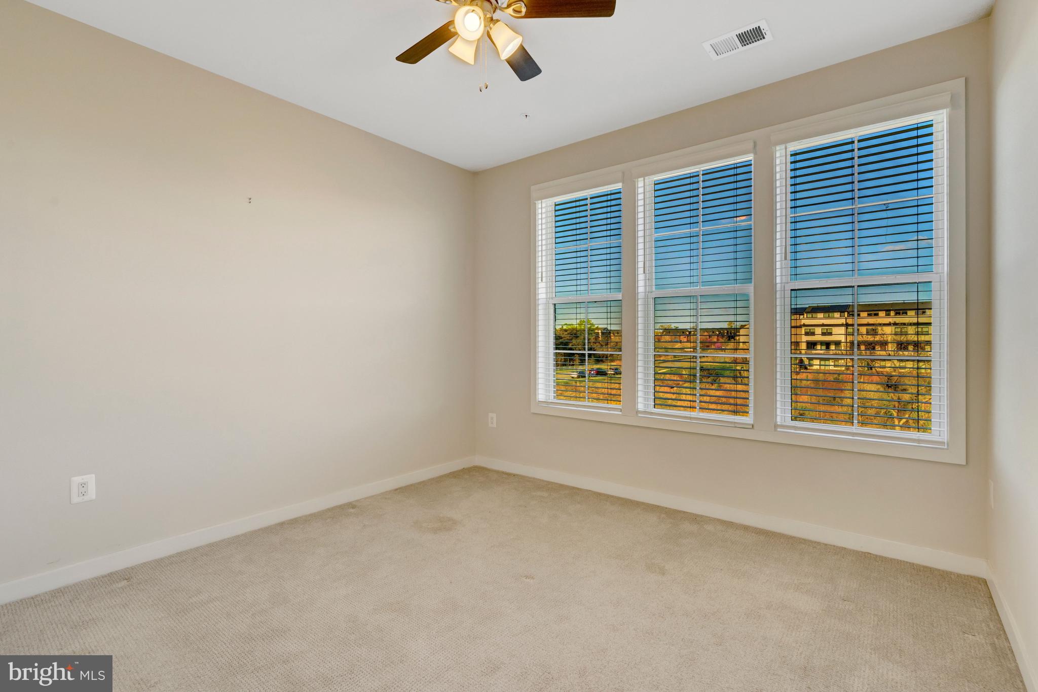 22379 Roanoke Rise Terrace Ashburn, VA 20148 - Photo 18 of 40 an empty room with a window